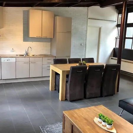 Holiday home Het Dennenhuis, Mooi Vakantiehuis In Het Bos.
